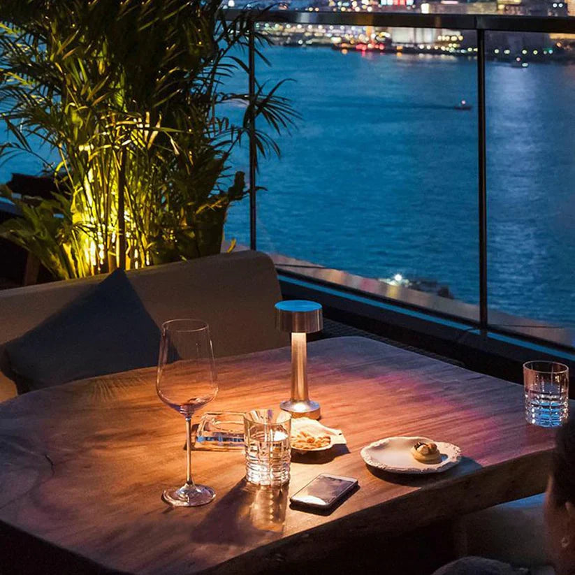 Dublin Tischlampe – Kaufe 1, Erhalte 1 GRATIS!