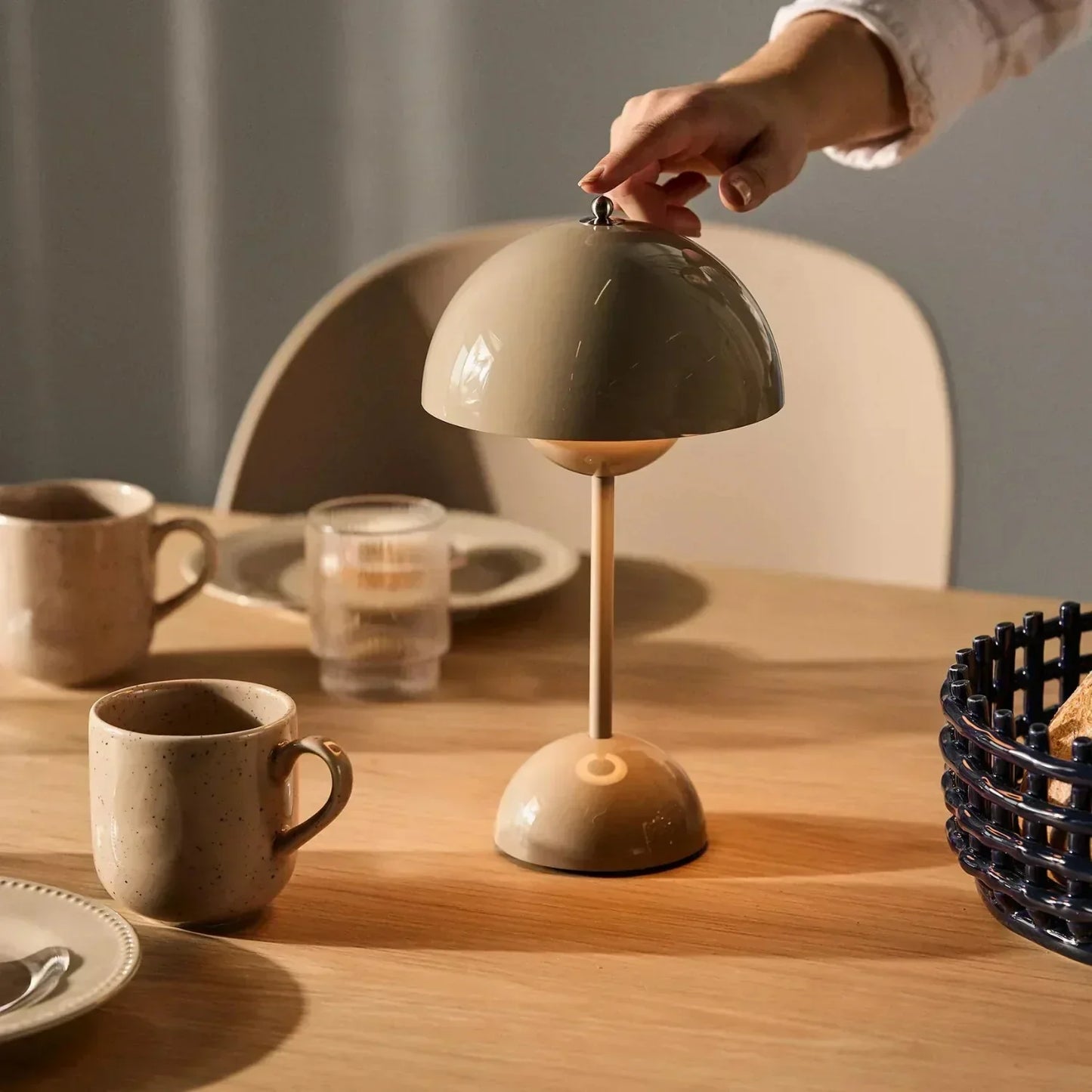 Amsterdam Tischlampe im modernen Design | 1+1 GRATIS Angebot