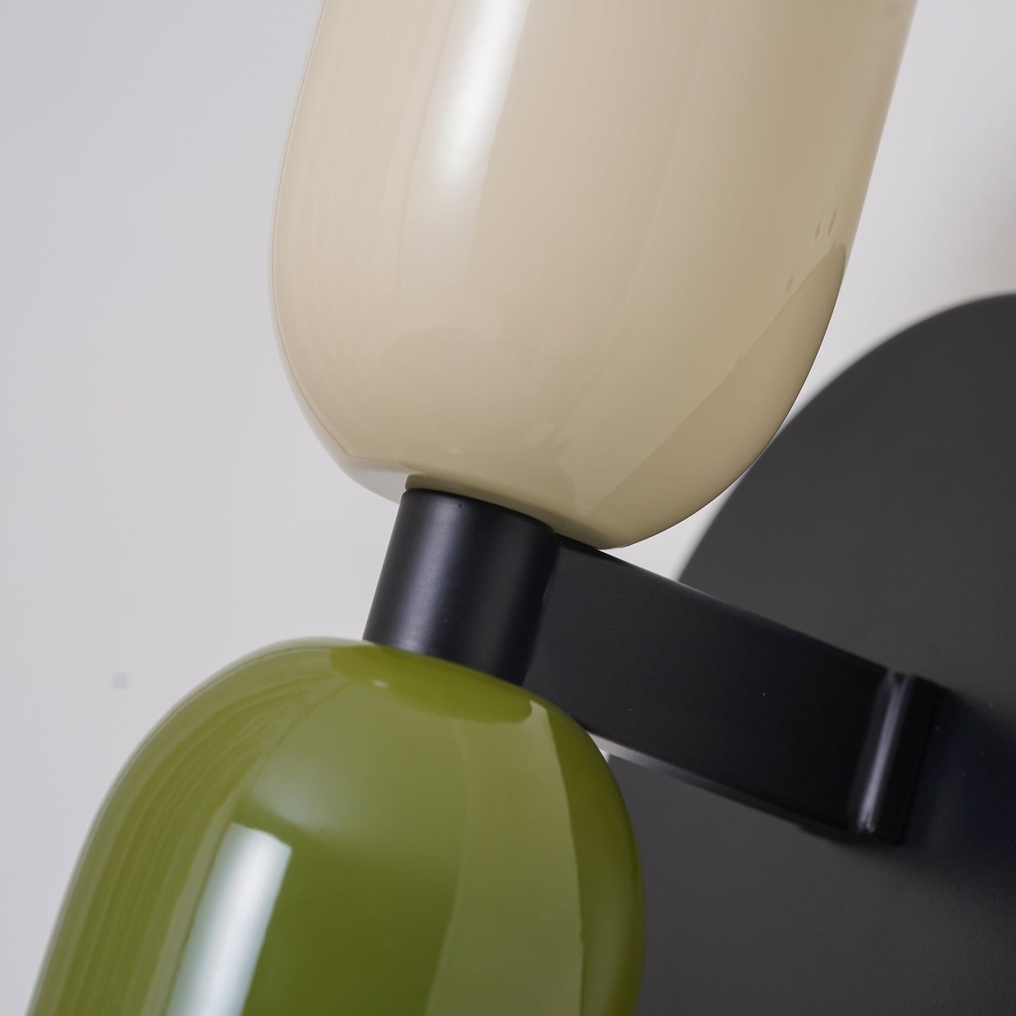 Zwillingslicht: Vintage-inspirierte Doppelkopf-Wandleuchte