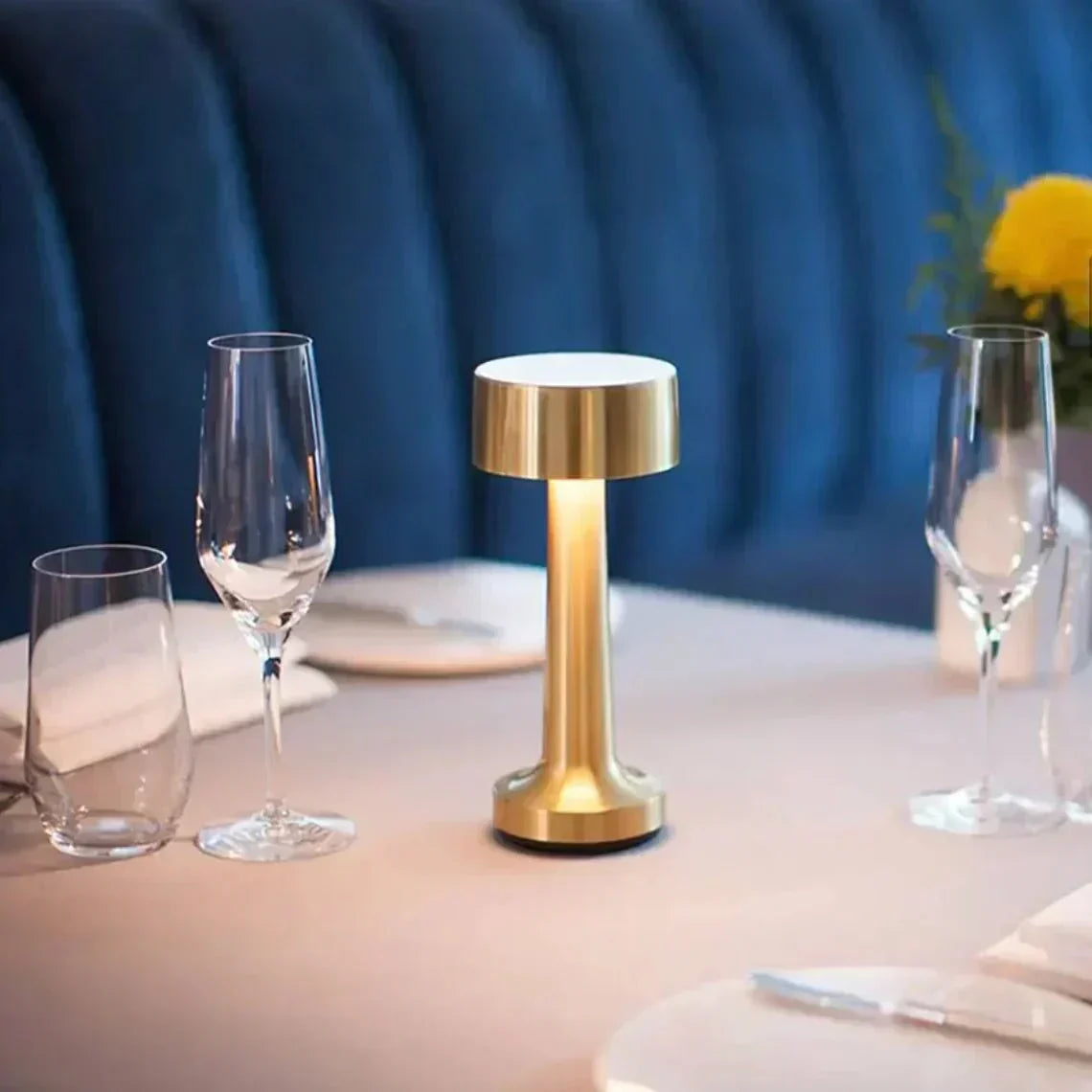 Dublin Tischlampe – Kaufe 1, Erhalte 1 GRATIS!