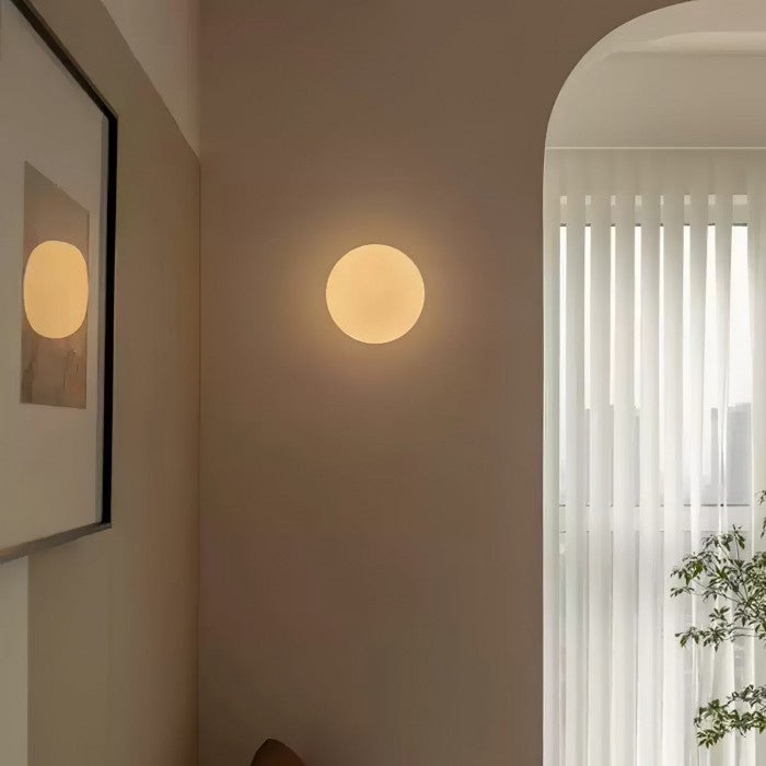 Seraphina Bauhaus Orb Tischlampe | Kaufen Sie eine, erhalten Sie eine gratis im Angebot!