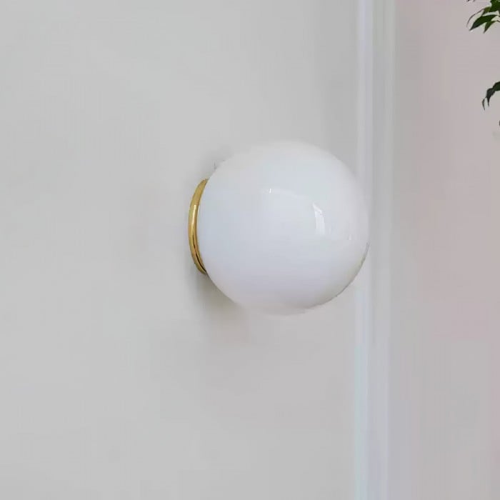 Seraphina Bauhaus Orb Tischlampe | Kaufen Sie eine, erhalten Sie eine gratis im Angebot!