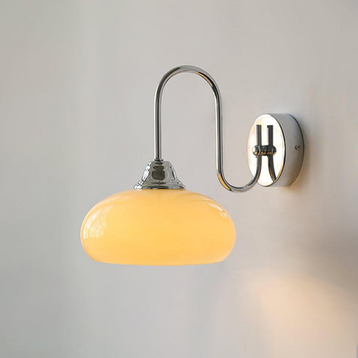 Arabella Bauhaus Gebogene Glas-Wandleuchte | Kaufen Sie eine, erhalten Sie eine gratis im Angebot