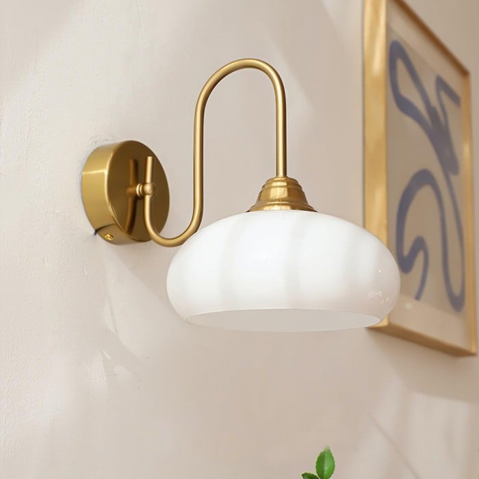 Arabella Bauhaus Gebogene Glas-Wandleuchte | Kaufen Sie eine, erhalten Sie eine gratis im Angebot