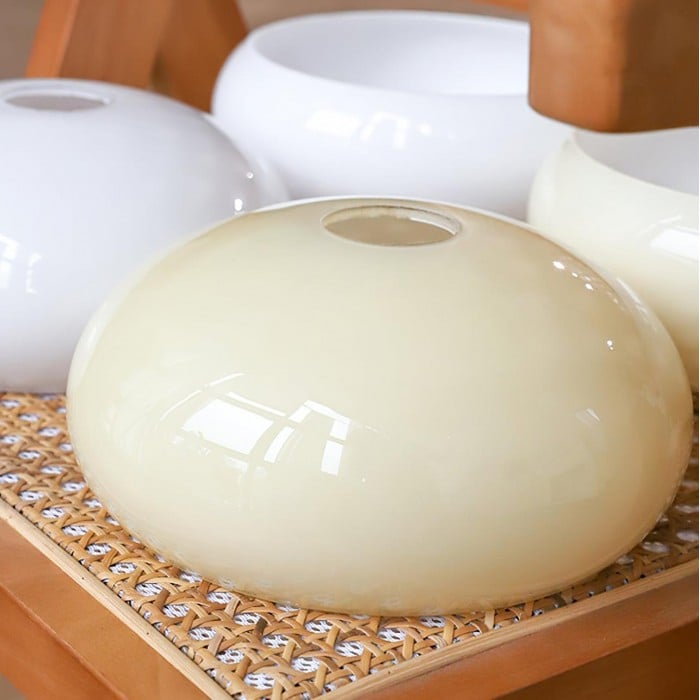 Arabella Bauhaus Gebogene Glas-Wandleuchte | Kaufen Sie eine, erhalten Sie eine gratis im Angebot